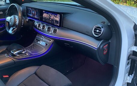 Mercedes-Benz E-Класс, 2019 год, 3 650 000 рублей, 12 фотография