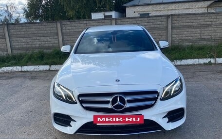 Mercedes-Benz E-Класс, 2019 год, 3 650 000 рублей, 9 фотография