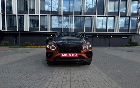 Bentley Bentayga I, 2022 год, 27 000 000 рублей, 2 фотография