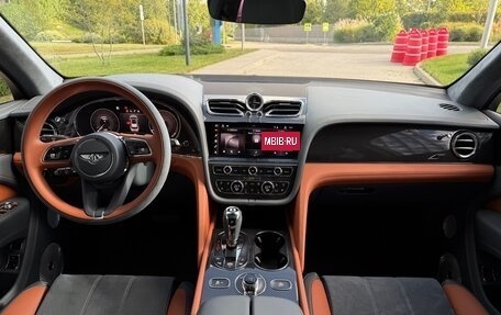 Bentley Bentayga I, 2022 год, 27 000 000 рублей, 28 фотография