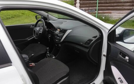 Hyundai Solaris II рестайлинг, 2016 год, 750 000 рублей, 3 фотография