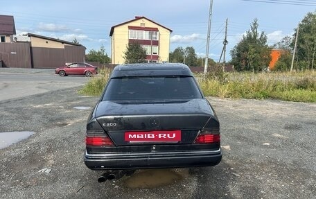 Mercedes-Benz E-Класс, 1994 год, 250 000 рублей, 4 фотография