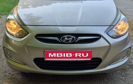 Hyundai Solaris II рестайлинг, 2012 год, 590 000 рублей, 3 фотография