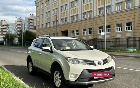 Toyota RAV4, 2015 год, 1 730 000 рублей, 3 фотография