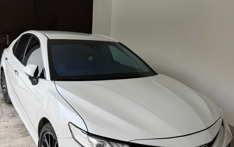 Toyota Camry, 2018 год, 2 350 000 рублей, 1 фотография