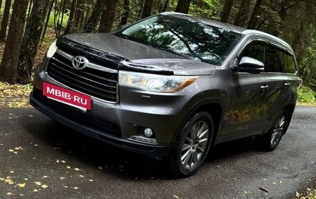 Toyota Highlander III, 2014 год, 2 600 000 рублей, 7 фотография