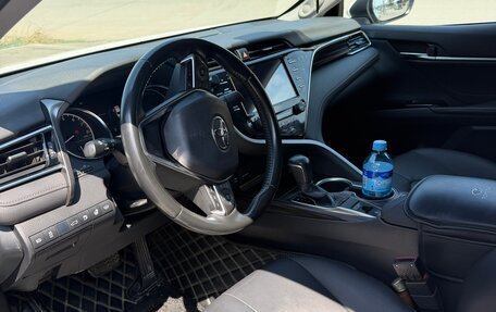 Toyota Camry, 2018 год, 2 350 000 рублей, 5 фотография