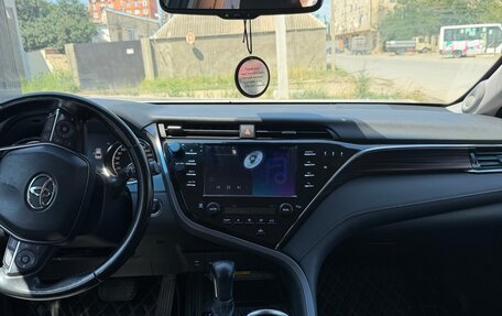 Toyota Camry, 2018 год, 2 350 000 рублей, 7 фотография