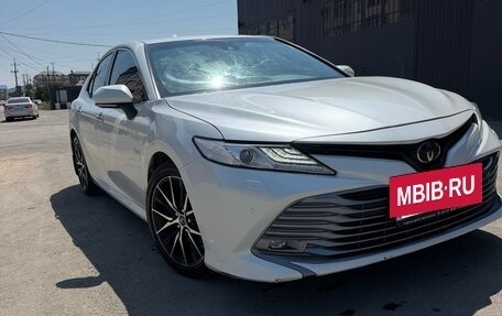 Toyota Camry, 2018 год, 2 350 000 рублей, 9 фотография