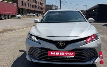 Toyota Camry, 2018 год, 2 350 000 рублей, 8 фотография
