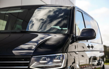 Volkswagen Multivan T6 рестайлинг, 2016 год, 3 990 000 рублей, 2 фотография