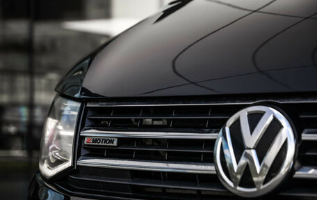 Volkswagen Multivan T6 рестайлинг, 2016 год, 3 990 000 рублей, 10 фотография
