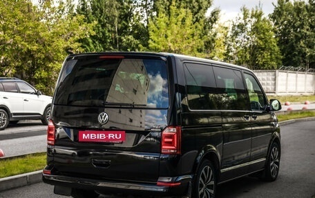 Volkswagen Multivan T6 рестайлинг, 2016 год, 3 990 000 рублей, 6 фотография