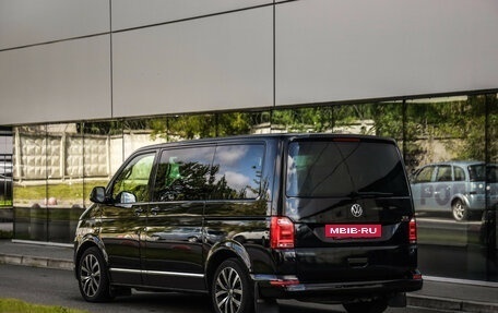 Volkswagen Multivan T6 рестайлинг, 2016 год, 3 990 000 рублей, 8 фотография