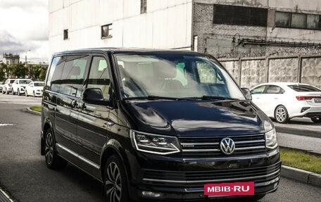 Volkswagen Multivan T6 рестайлинг, 2016 год, 3 990 000 рублей, 5 фотография