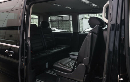 Volkswagen Multivan T6 рестайлинг, 2016 год, 3 990 000 рублей, 30 фотография