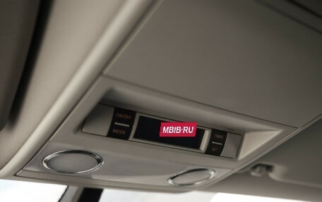 Volkswagen Multivan T6 рестайлинг, 2016 год, 3 990 000 рублей, 26 фотография