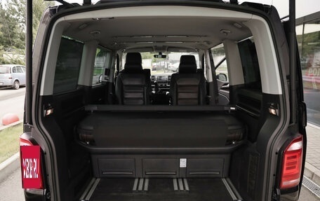 Volkswagen Multivan T6 рестайлинг, 2016 год, 3 990 000 рублей, 39 фотография