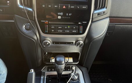 Toyota Land Cruiser 200, 2019 год, 10 000 000 рублей, 15 фотография