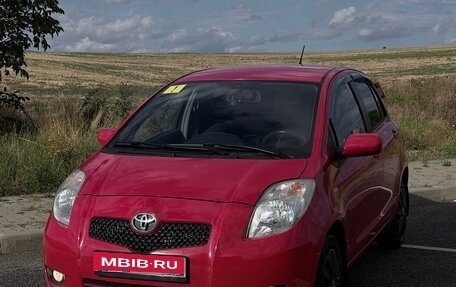 Toyota Yaris III рестайлинг, 2008 год, 700 000 рублей, 1 фотография