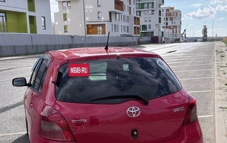 Toyota Yaris III рестайлинг, 2008 год, 700 000 рублей, 3 фотография