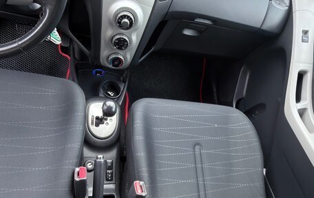 Toyota Yaris III рестайлинг, 2008 год, 700 000 рублей, 9 фотография
