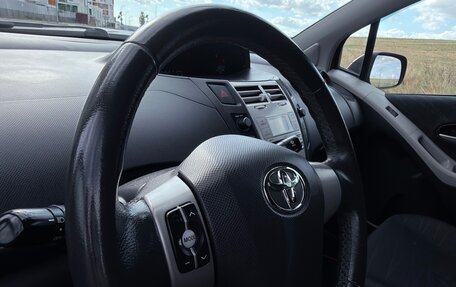 Toyota Yaris III рестайлинг, 2008 год, 700 000 рублей, 8 фотография