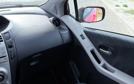 Toyota Yaris III рестайлинг, 2008 год, 700 000 рублей, 13 фотография