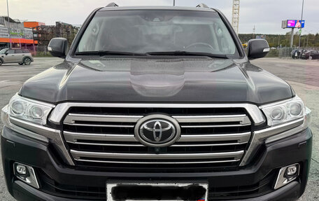 Toyota Land Cruiser 200, 2018 год, 8 000 000 рублей, 1 фотография