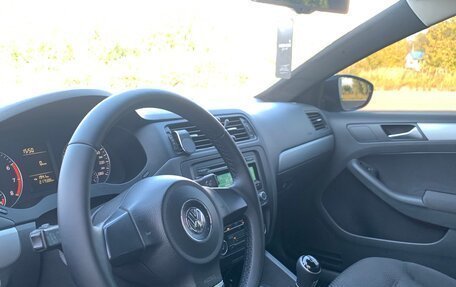 Volkswagen Jetta VI, 2012 год, 1 050 000 рублей, 25 фотография