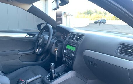 Volkswagen Jetta VI, 2012 год, 1 050 000 рублей, 26 фотография