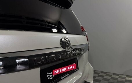 Toyota Land Cruiser Prado 150 рестайлинг 2, 2016 год, 3 450 000 рублей, 26 фотография