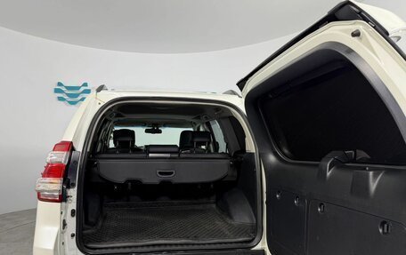 Toyota Land Cruiser Prado 150 рестайлинг 2, 2016 год, 3 450 000 рублей, 27 фотография