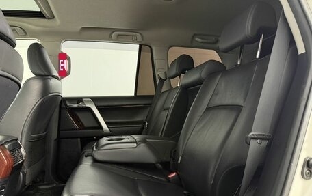 Toyota Land Cruiser Prado 150 рестайлинг 2, 2016 год, 3 450 000 рублей, 21 фотография