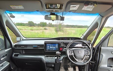Honda Stepwgn IV, 2016 год, 2 065 000 рублей, 4 фотография