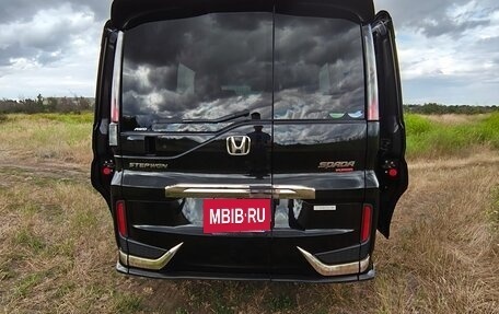 Honda Stepwgn IV, 2016 год, 2 065 000 рублей, 12 фотография
