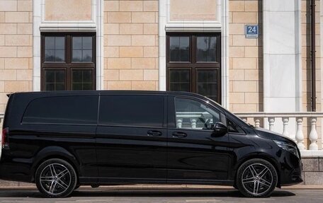 Mercedes-Benz V-Класс, 2024 год, 17 000 000 рублей, 3 фотография