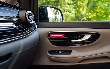 Mercedes-Benz V-Класс, 2024 год, 17 000 000 рублей, 15 фотография