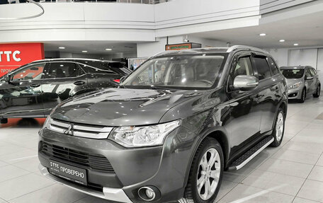 Mitsubishi Outlander III рестайлинг 3, 2014 год, 1 350 000 рублей, 5 фотография