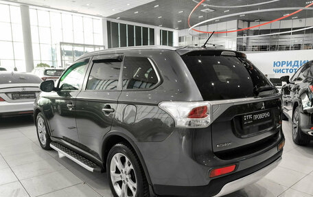 Mitsubishi Outlander III рестайлинг 3, 2014 год, 1 350 000 рублей, 11 фотография