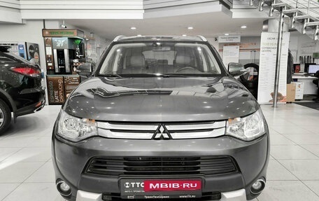 Mitsubishi Outlander III рестайлинг 3, 2014 год, 1 350 000 рублей, 6 фотография