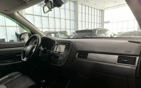 Mitsubishi Outlander III рестайлинг 3, 2014 год, 1 350 000 рублей, 15 фотография