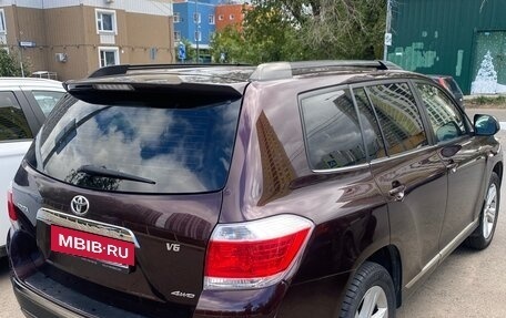Toyota Highlander III, 2013 год, 2 300 000 рублей, 4 фотография