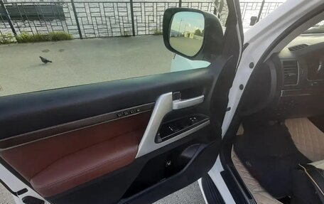 Toyota Land Cruiser 200, 2018 год, 7 200 000 рублей, 6 фотография