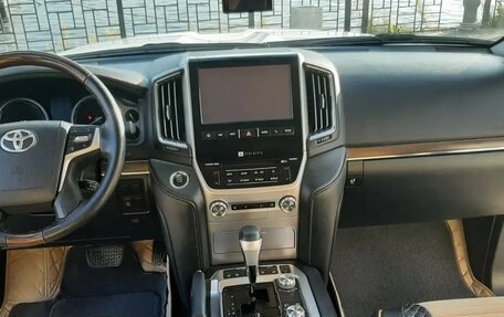 Toyota Land Cruiser 200, 2018 год, 7 200 000 рублей, 11 фотография