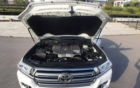 Toyota Land Cruiser 200, 2018 год, 7 200 000 рублей, 5 фотография