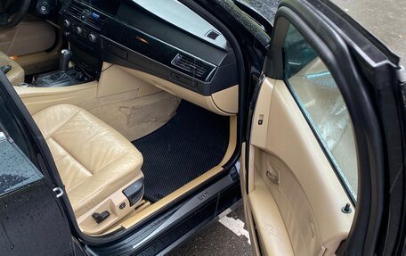 BMW 5 серия, 2004 год, 600 000 рублей, 10 фотография