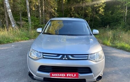 Mitsubishi Outlander III рестайлинг 3, 2013 год, 1 150 000 рублей, 7 фотография