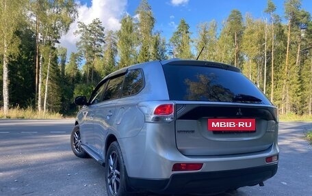 Mitsubishi Outlander III рестайлинг 3, 2013 год, 1 150 000 рублей, 4 фотография