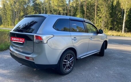 Mitsubishi Outlander III рестайлинг 3, 2013 год, 1 150 000 рублей, 2 фотография